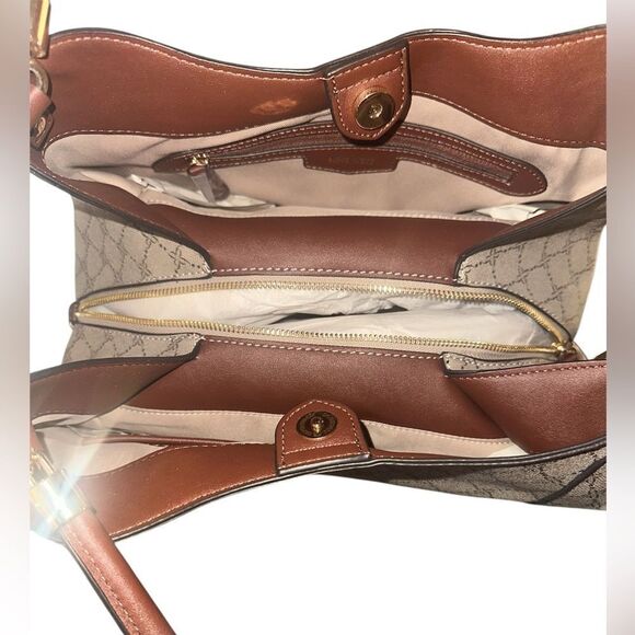 Nine West Etta Jet Set Carryall Bag. NWT - Picture 5 of 6